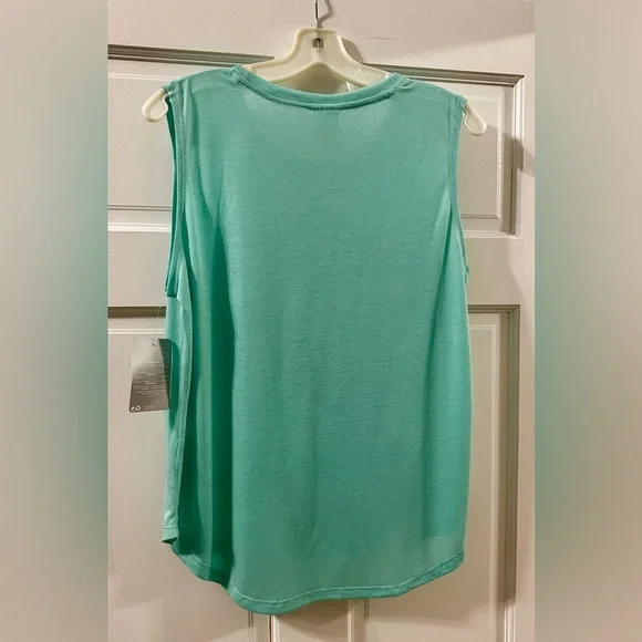 NWT! Disney’s Aladdin Tank - Genie Three Wishes - Picture 2 of 4